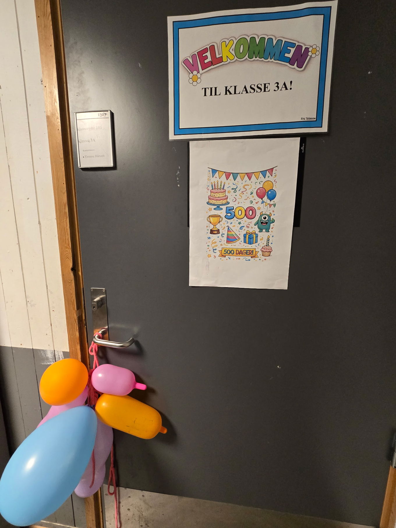 ballonger fra en vegg