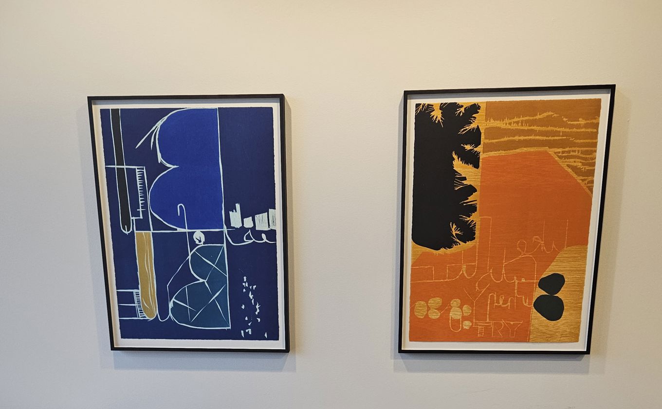 et par malerier på en vegg et par malerier på en vegg